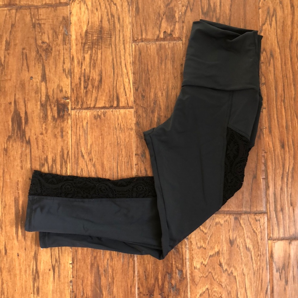 Black onzie lace capris